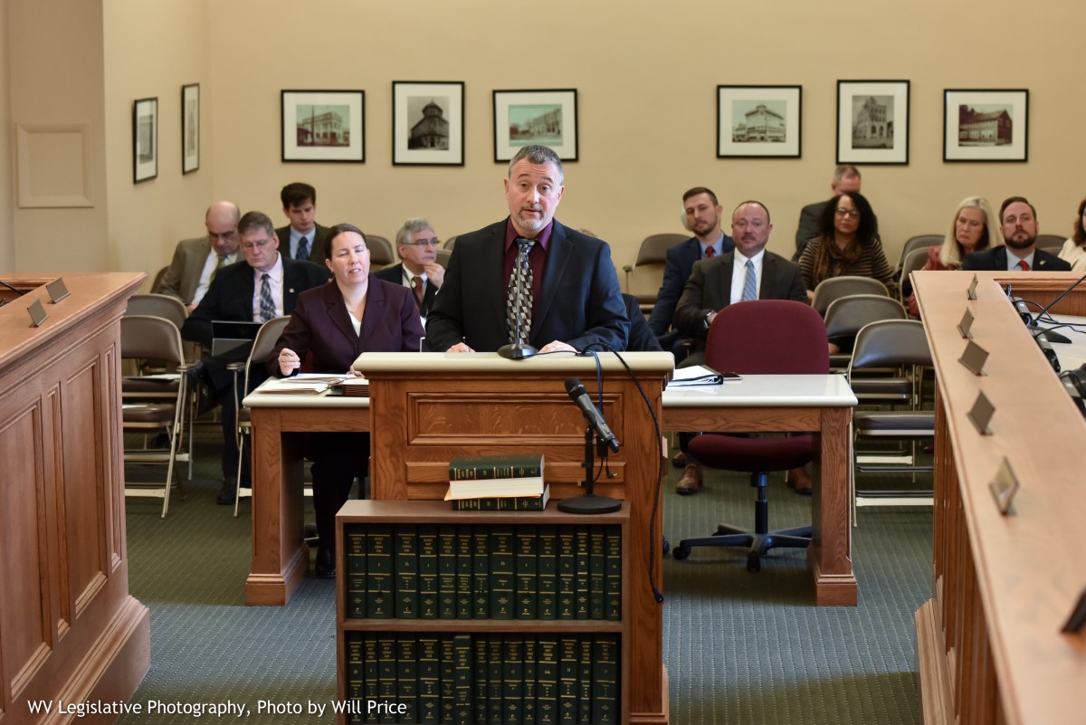 Randy's Dream 'fix the darn roads' bill gets rolling in Senate Transportation